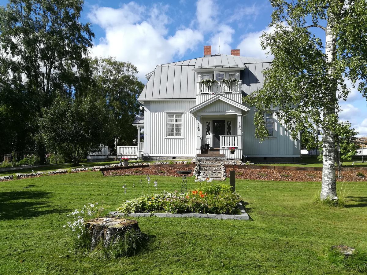 Hotelli Huiskankorpi Boutique Hotel Nivala Esterno foto