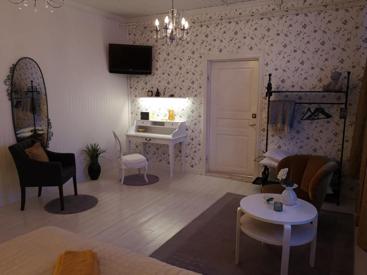 Hotelli Huiskankorpi Boutique Hotel Nivala Esterno foto