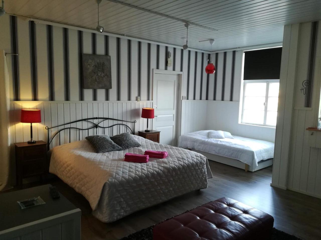 Hotelli Huiskankorpi Boutique Hotel Nivala Esterno foto